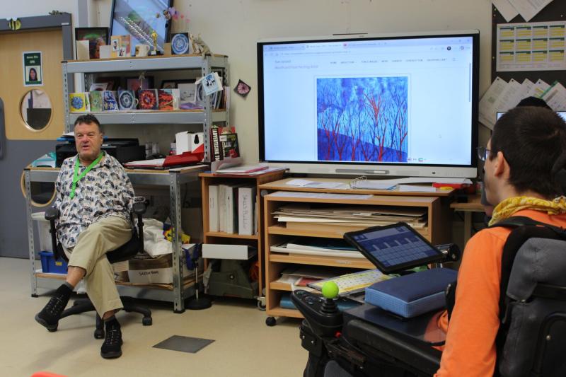 Artist Tom Yendell gives a talk on creative careers for College students