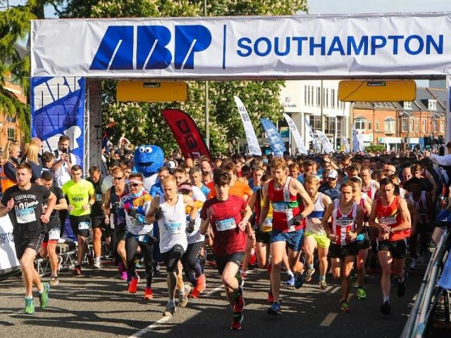 Runners at the start line of ABP Southampton running festival